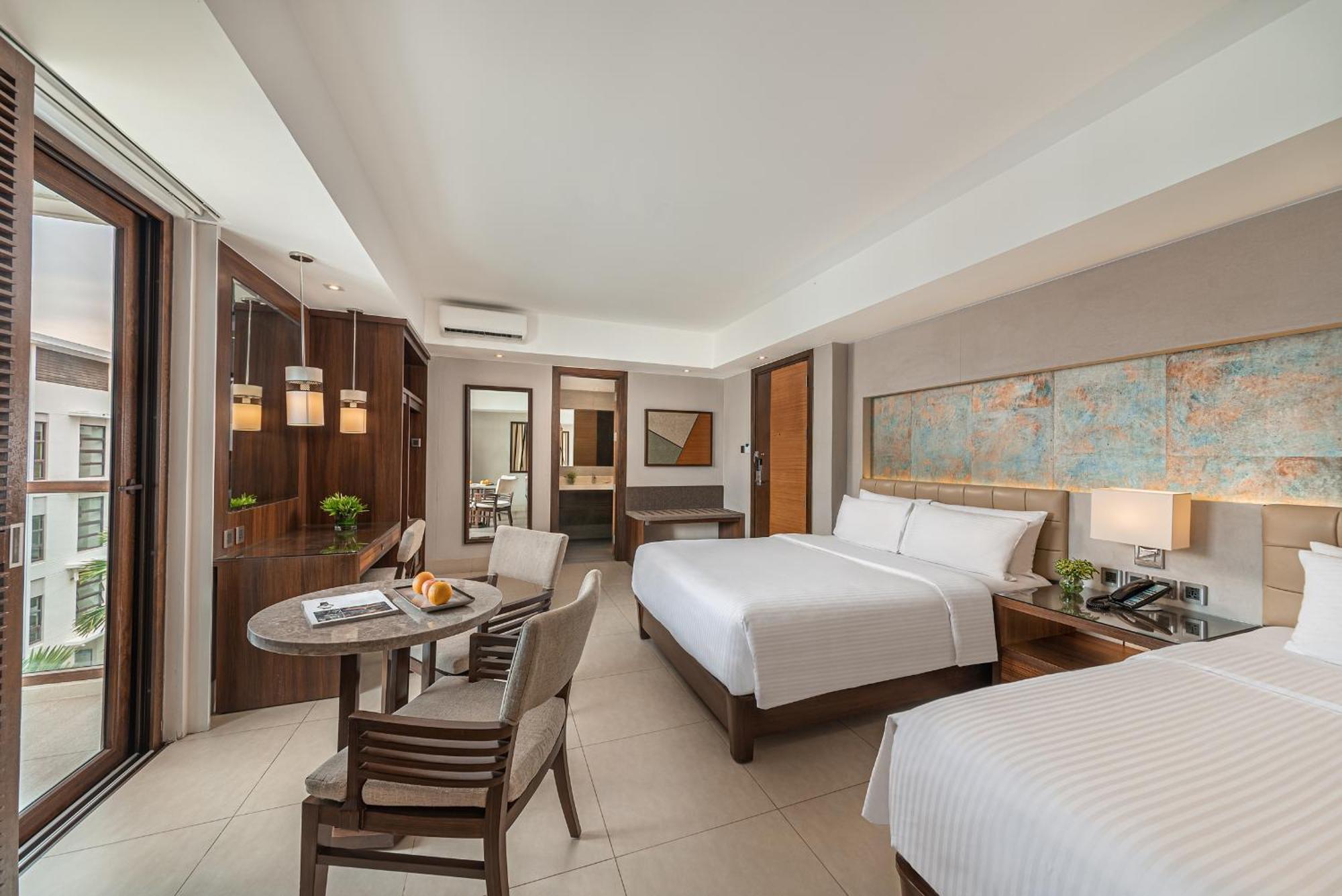 Henann Prime Beach Resort Balabag  Eksteriør bilde Deluxe Family Room